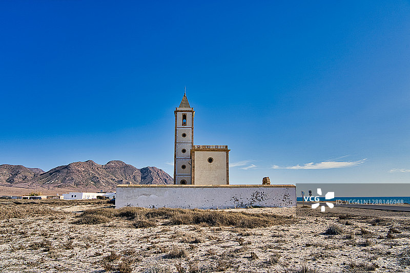 西班牙阿尔梅里亚加塔角盐滩教堂图片素材