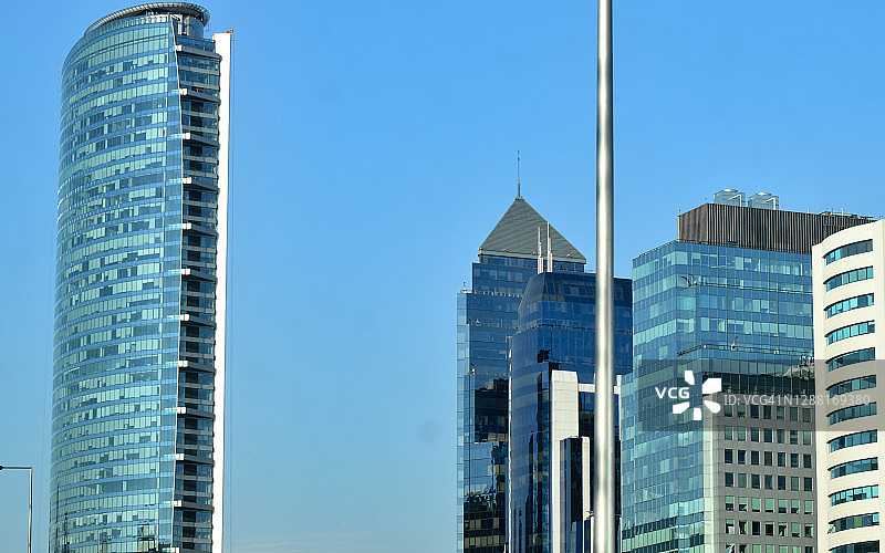 智利圣地亚哥金融区地标世界贸易中心和钛金办公楼拼贴图片素材