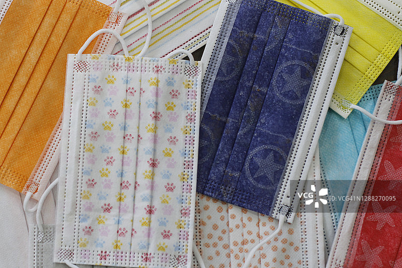 彩色防护口罩全画幅镜头图片素材