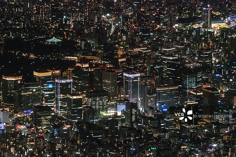 飞机航拍的日本东京城市夜景图片素材