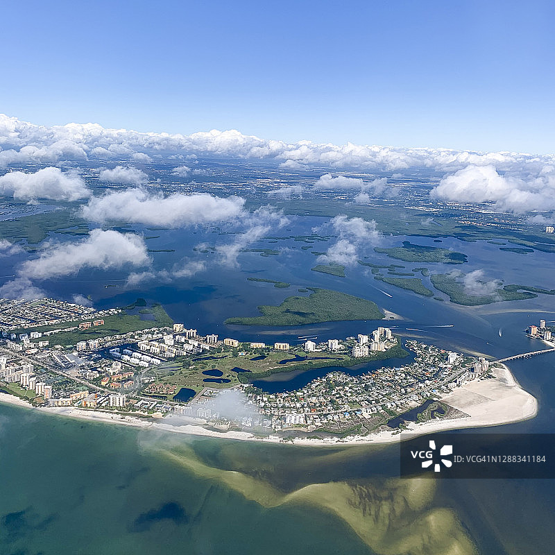 迈尔斯堡海滩城市鸟瞰，佛罗里达州图片素材