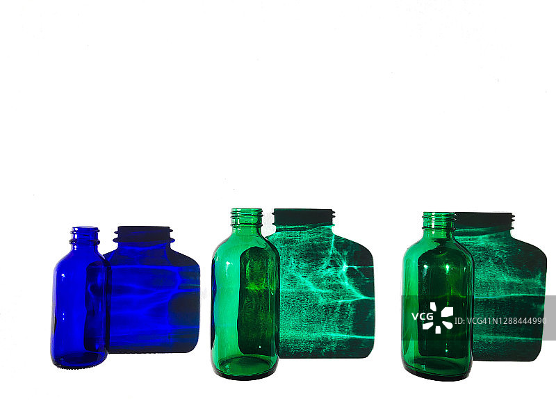 彩色玻璃瓶图片素材