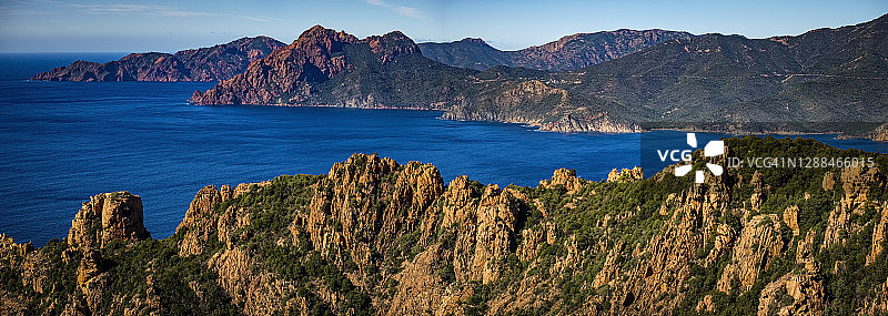 法国科西嘉岛波托湾卡兰奇岩石地貌图片素材