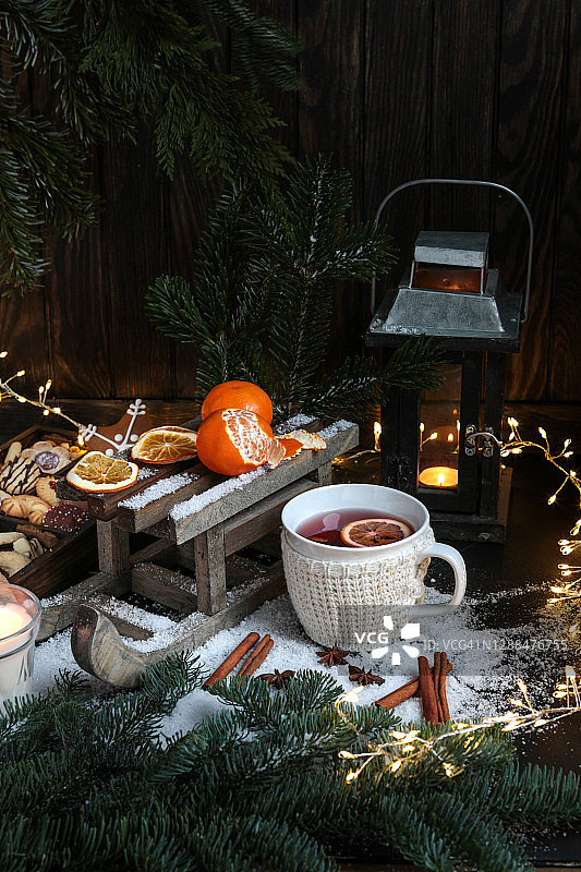 圣诞姜饼与暖冬热红酒图片素材
