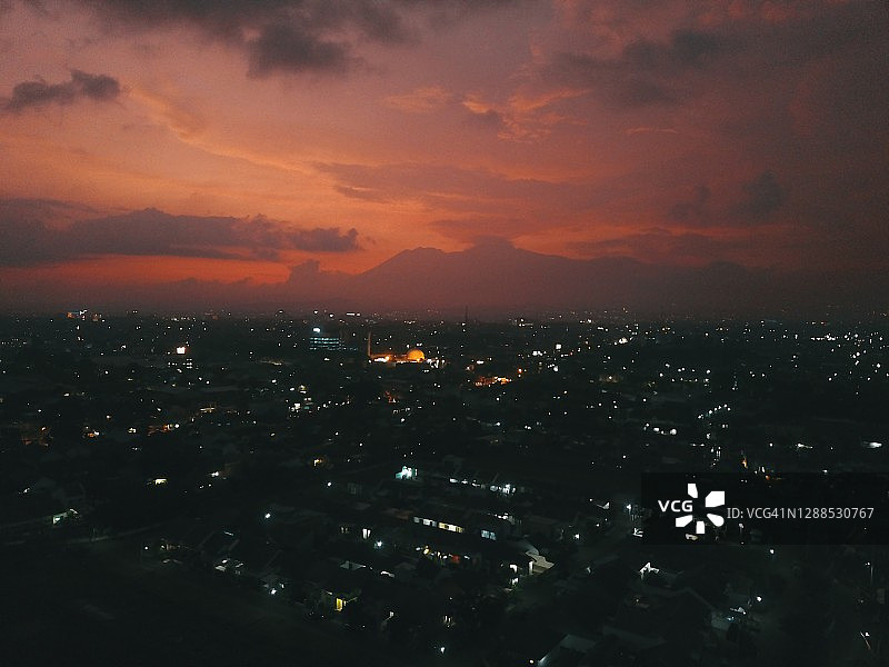 东爪哇玛琅城市景观航拍图片素材