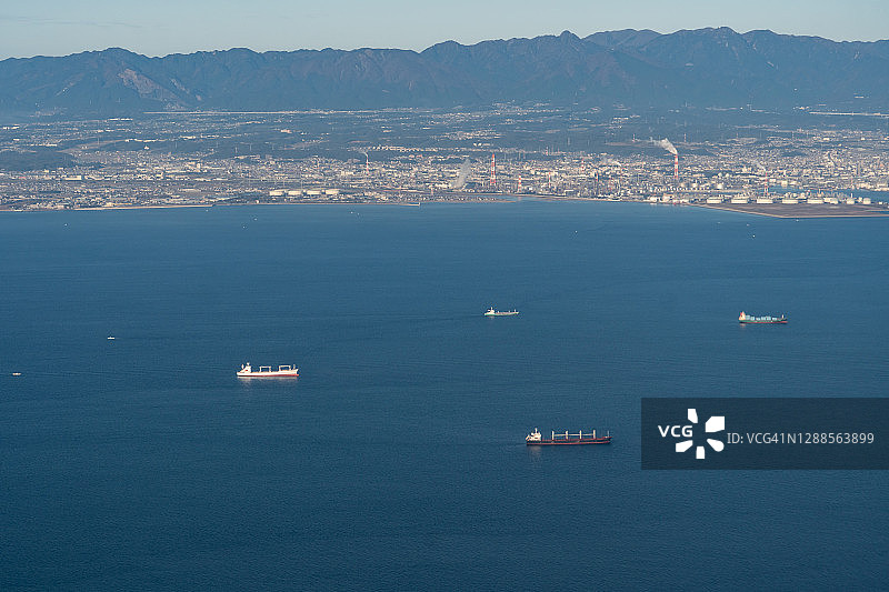 从飞机上俯瞰日本三重县四日市图片素材