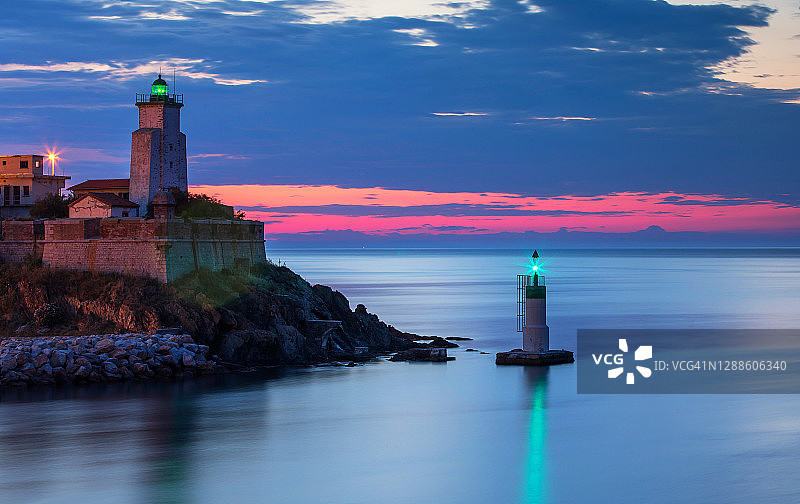 法国韦尔梅耶海岸旺德尔港灯塔图片素材