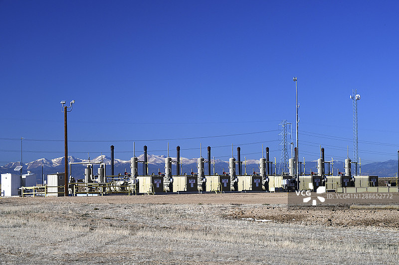 油井平台现场图片素材