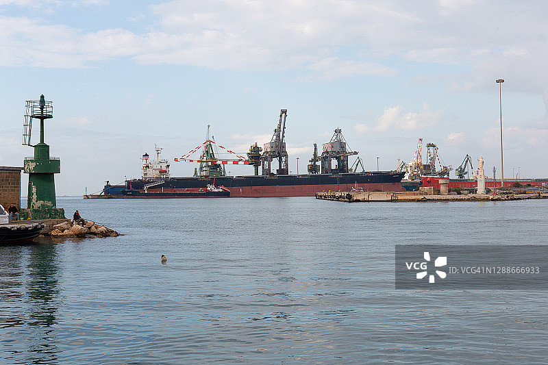 塔兰托港图片素材