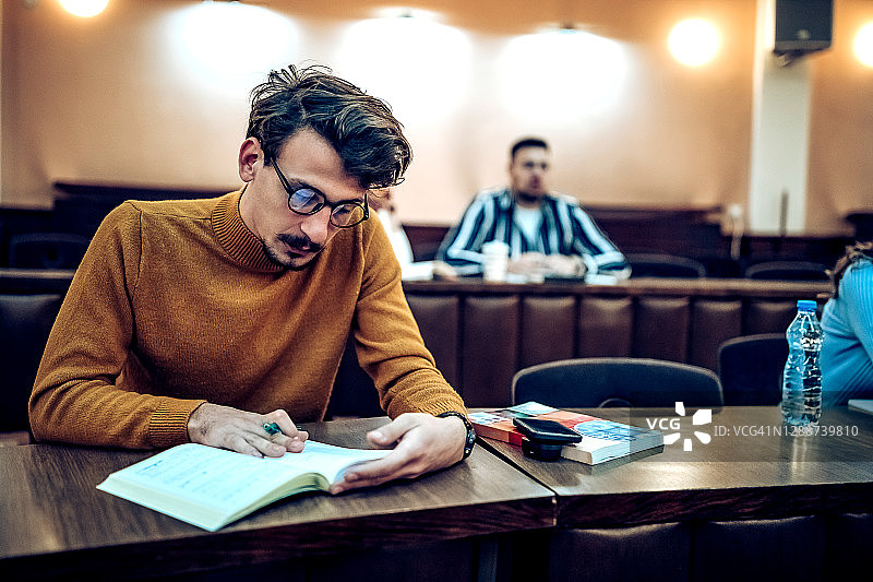 我有很多工作要做图片素材