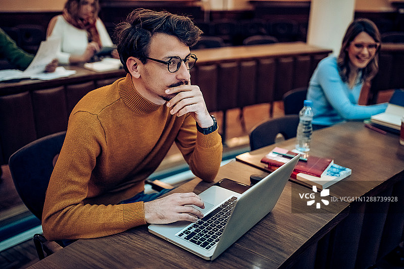 这很无聊图片素材