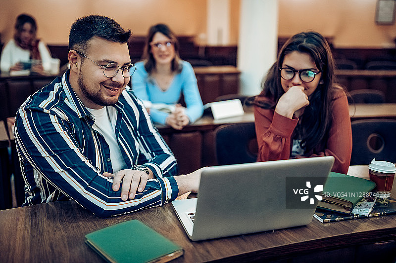 这很无聊图片素材