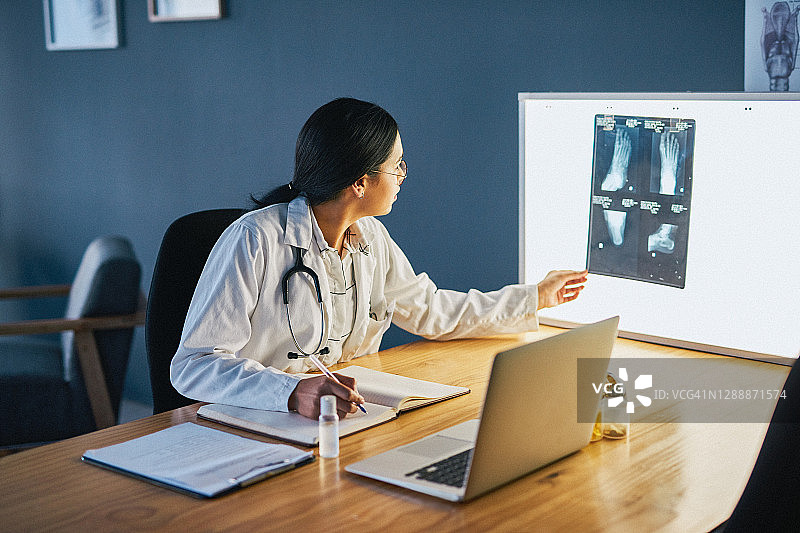 骨骼健康的专家图片素材