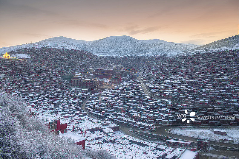 喇荣寺五明佛学院图片素材