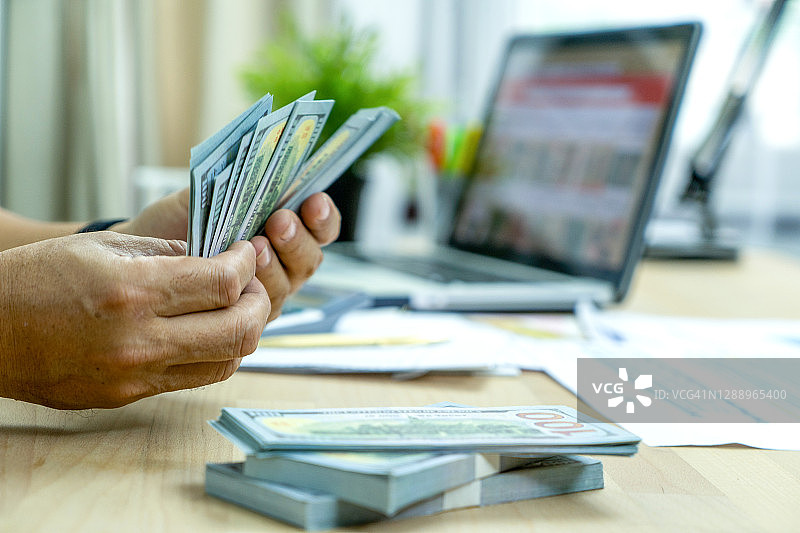 有钱的商人图片素材