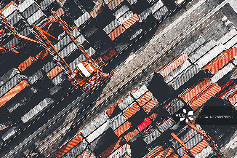 货运起重机集装箱码头的俯视照片图片素材