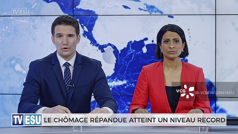 新闻主播报道高失业率图片素材