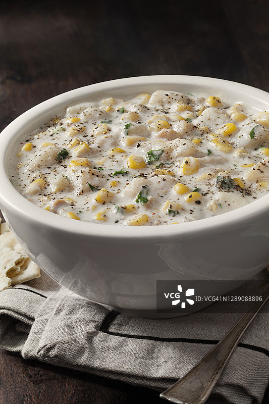 奶油玉米土豆浓汤配苏打饼干图片素材