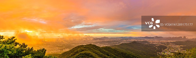 韩国首尔南汉山城的日落景色图片素材