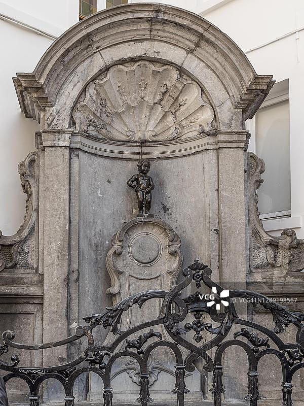 布鲁塞尔的曼内肯皮斯喷泉图片素材