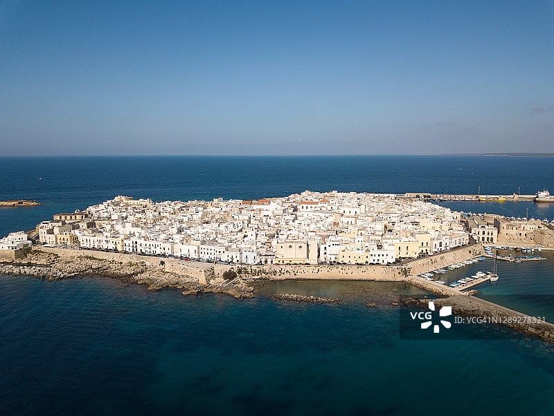普利亚：加利波利古城鸟瞰图片素材