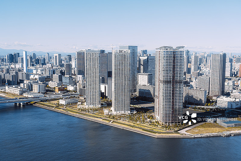 阳光明媚的东京海湾天际线图片素材