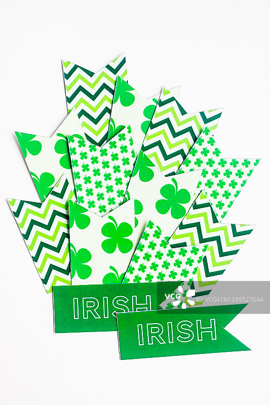 圣帕特里克节海报，俯视图。白色背景。图片素材