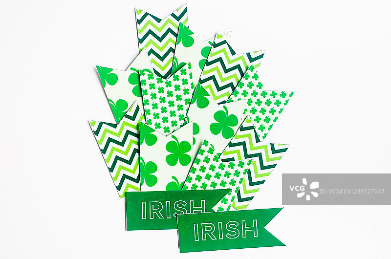 圣帕特里克节海报，俯视图。白色背景。图片素材