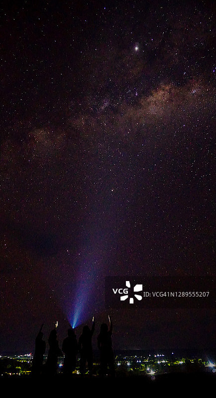 印度尼西亚松巴岛的银河图片素材