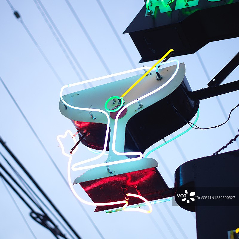 霓虹马提尼酒杯标志3图片素材