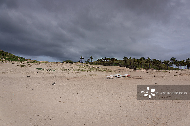 拉帕努伊岛阿纳凯纳海滩的阿胡瑙瑙图片素材