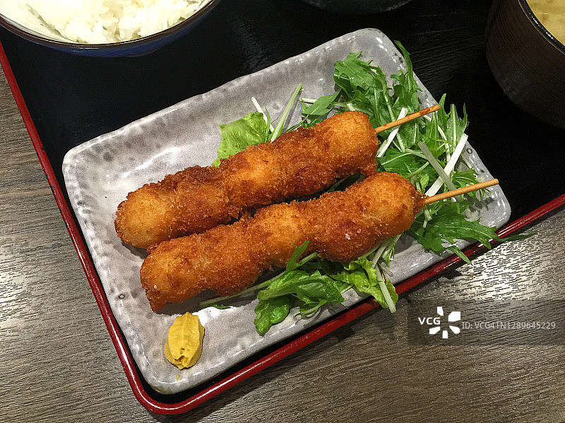 炸鹌鹑蛋串图片素材