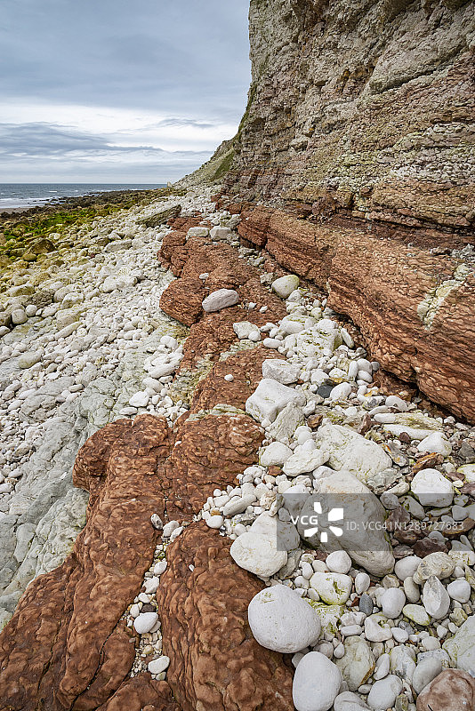 北约克郡Filey湾Bempton悬崖的岩层图片素材