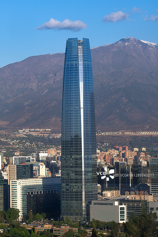 智利圣地亚哥现代城市天际线图片素材