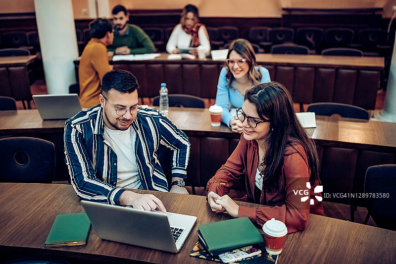 无聊的课堂图片素材