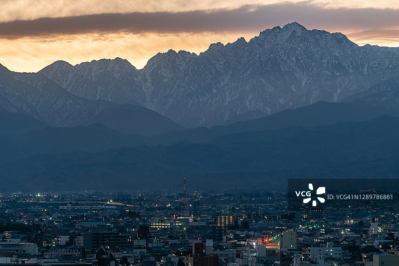 日本富山县的立山雪山图片素材