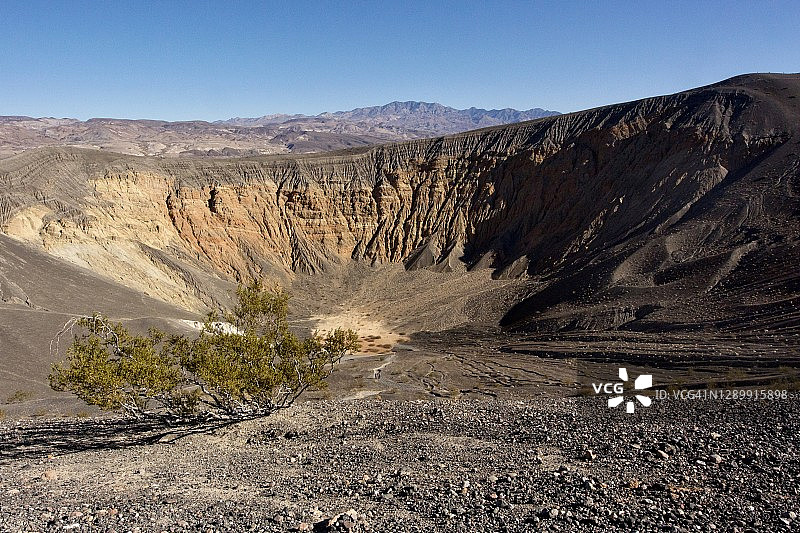 死亡谷的乌贝希比火山口图片素材