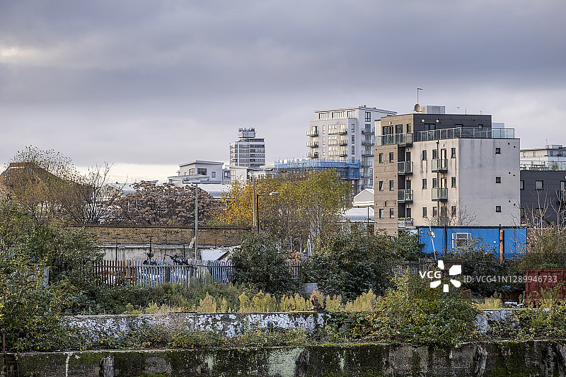 纽汉区东伦敦的社会住房、公寓和废弃建筑工地图片素材