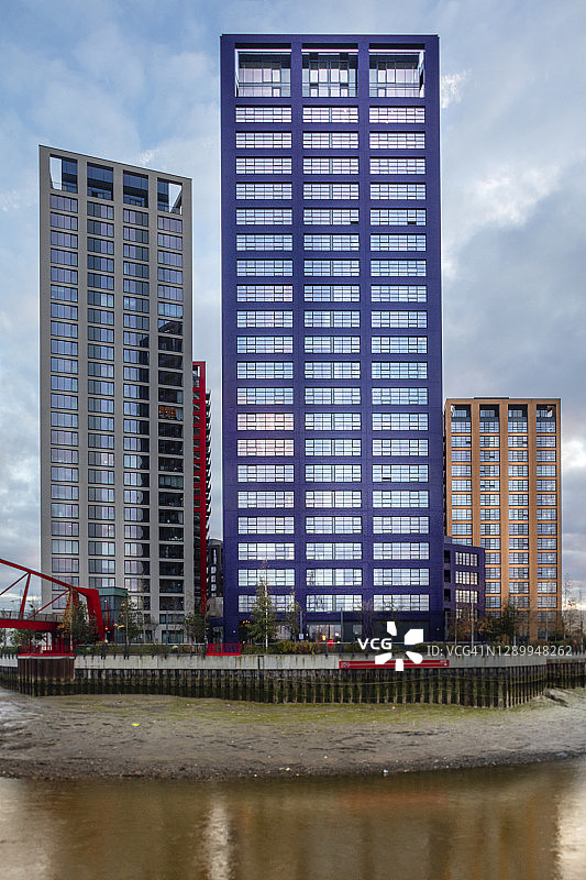 伦敦城市岛现代住宅与办公地产图片素材