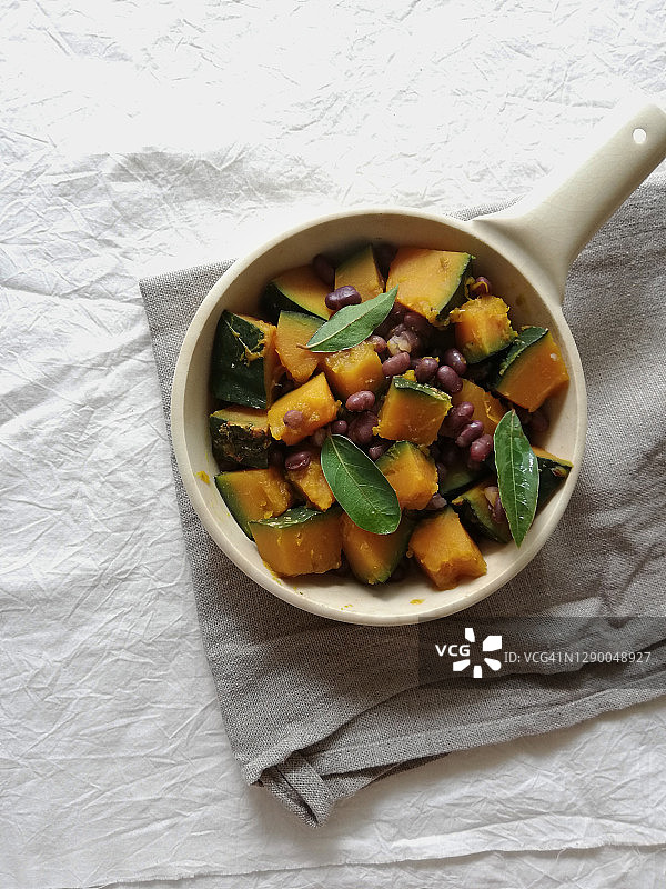 日本料理：红豆煮蔬菜图片素材