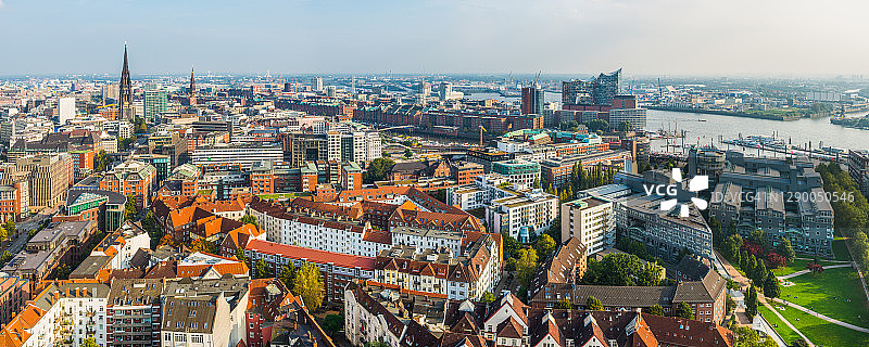 德国汉堡市中心屋顶至易北河港口鸟瞰全景图片素材