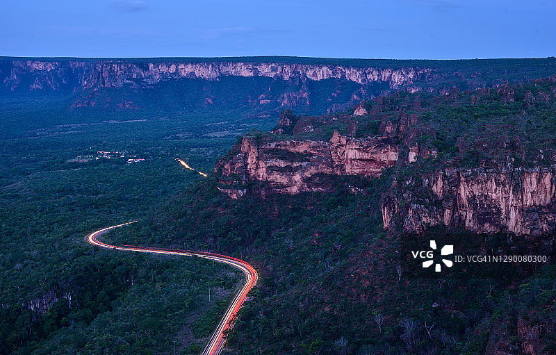 吉马良斯国家公园的道路图片素材