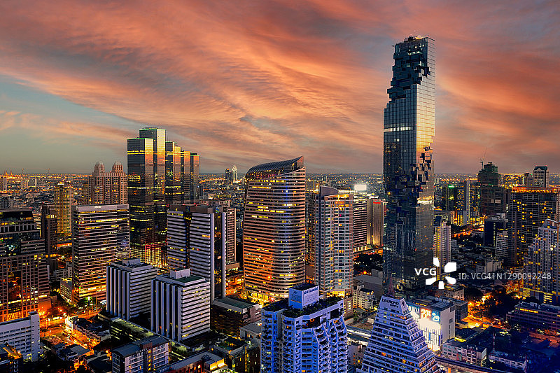 曼谷现代化办公楼和公寓鸟瞰图片素材