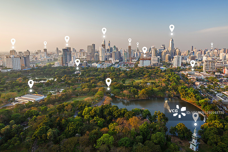 曼谷城市景观上的地图定位图标图片素材