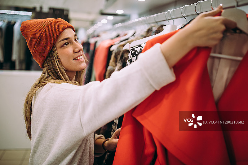 购物的女人图片素材