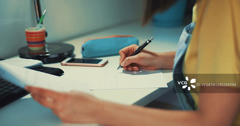 辛勤的双手图片素材