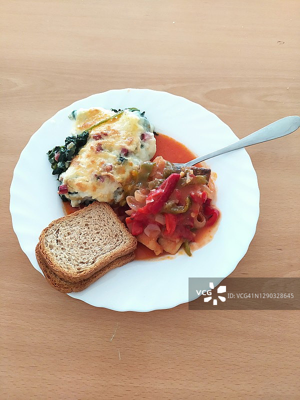 菠菜鳕鱼配辣椒图片素材