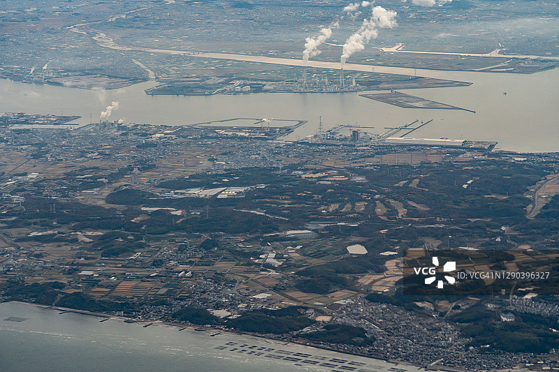 从飞机上俯瞰日本爱知县常滑市和武丰町图片素材