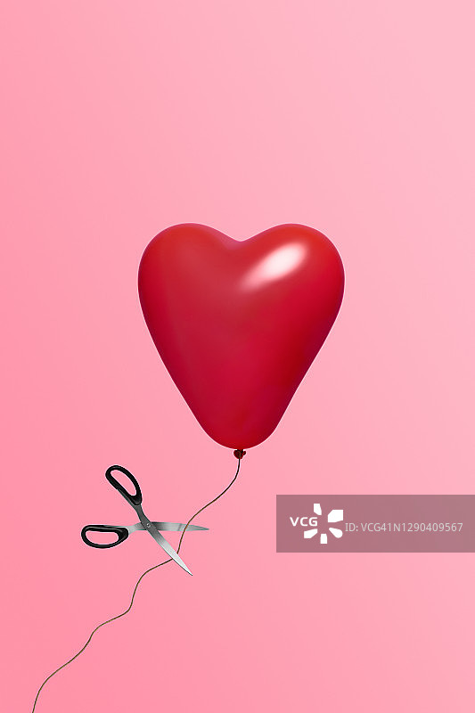 即将放飞的心形气球图片素材