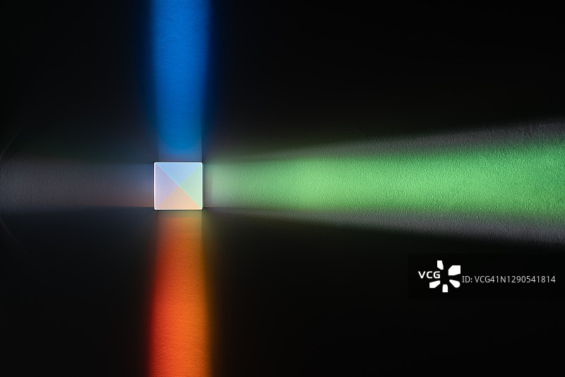 棱镜RGB光折射图片素材